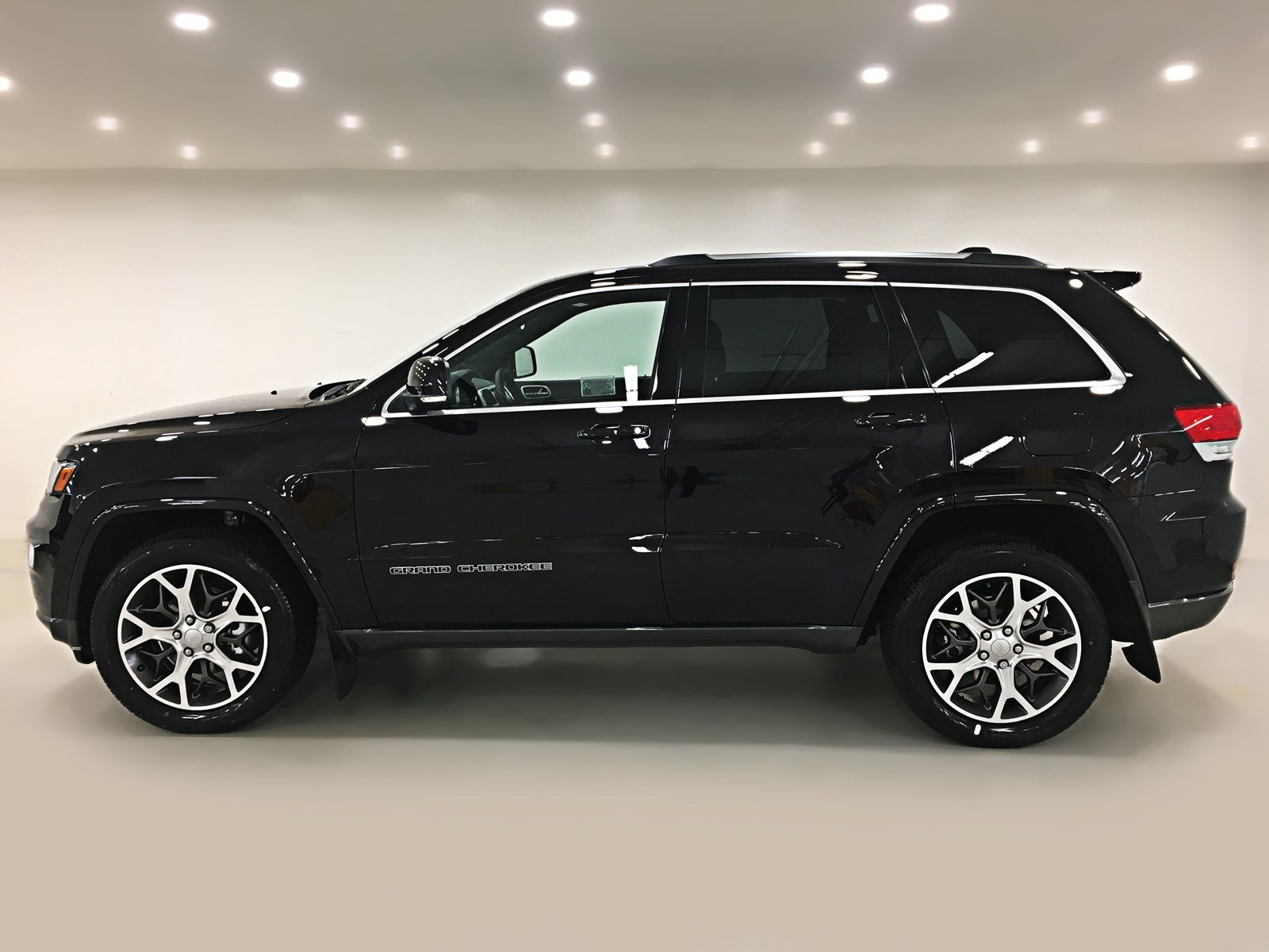 New 2018 Jeep Grand Cherokee Sterling Edition V6 | Sunroof ...