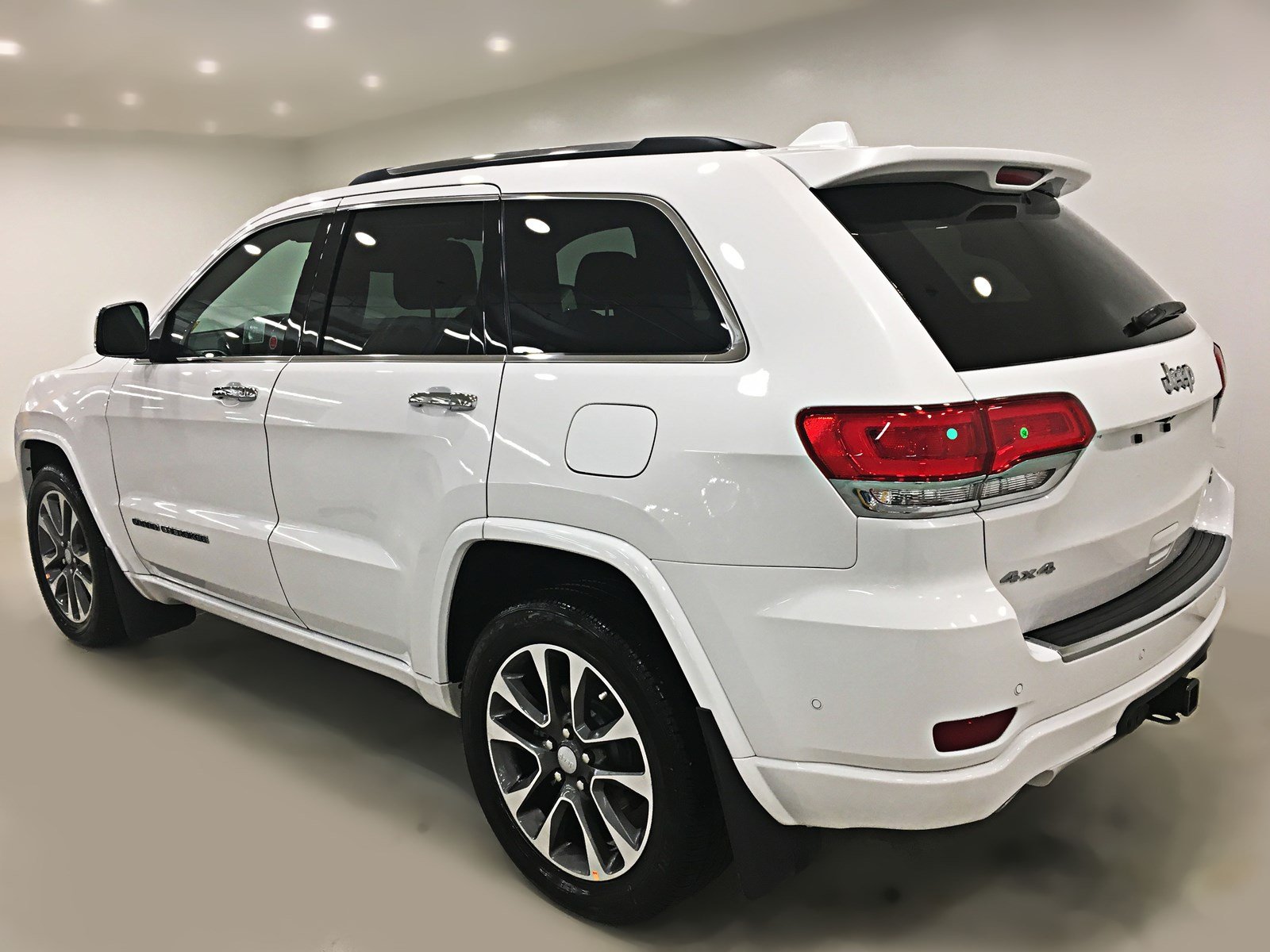 New 2018 Jeep Grand Cherokee Overland 3.6L | Ventilated Seats | Sunroof ...